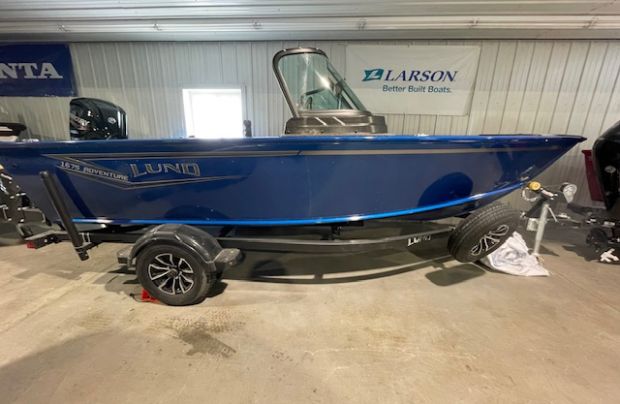 2025 Lund 1675 Adventure Sport (All Cobalt Blue)