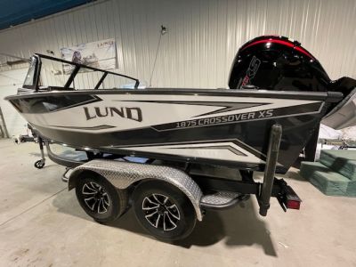 2026 Lund 1875 Crossover XS (Gunmetal/White)
